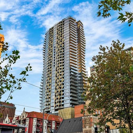 Realm Apartments By Cllix Adelaide Bagian luar foto